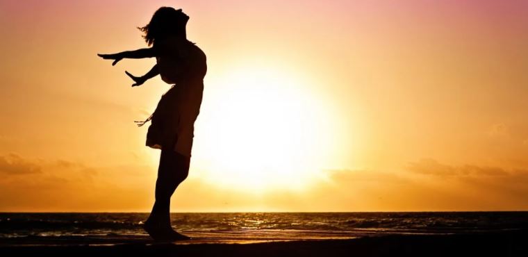 なぜお酒を飲むと痩せる